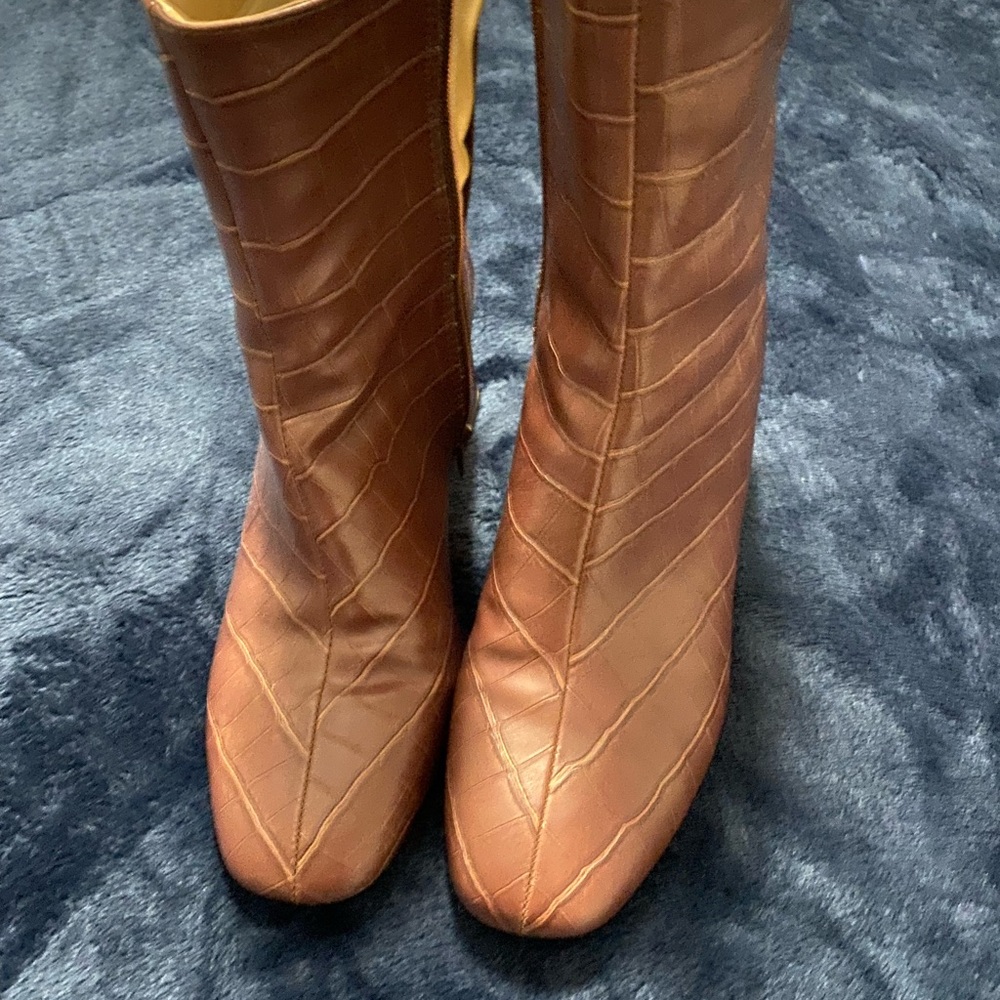 Brown winter boots size 8 1/2